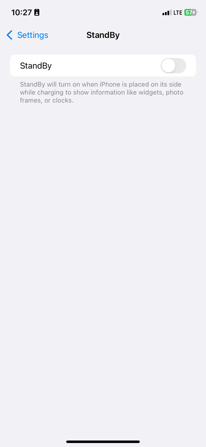 Tùy chọn StandBy trên iPhone đã được tắt trong phần cài đặt StandBy