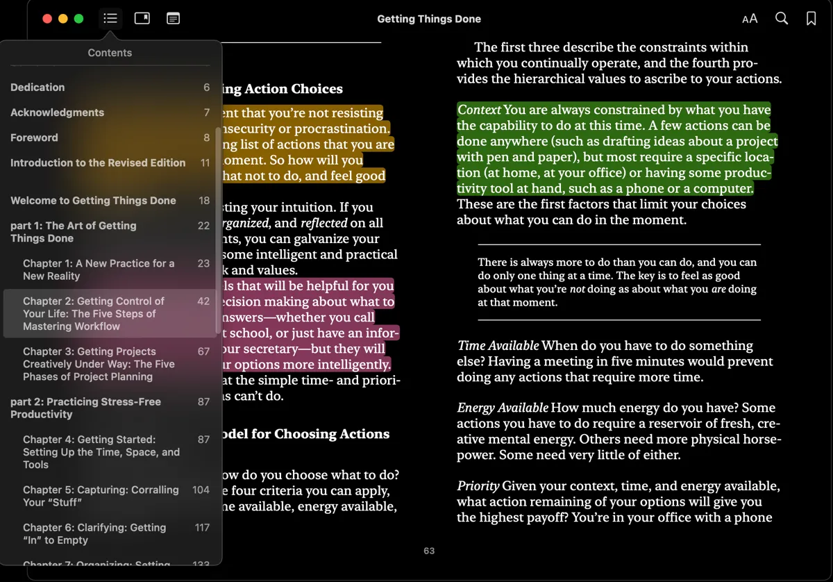 Ứng dụng Apple Books hiển thị sách 'Getting Things Done' với những đoạn văn được đánh dấu, thể hiện sự tương tác chủ động khi đọc