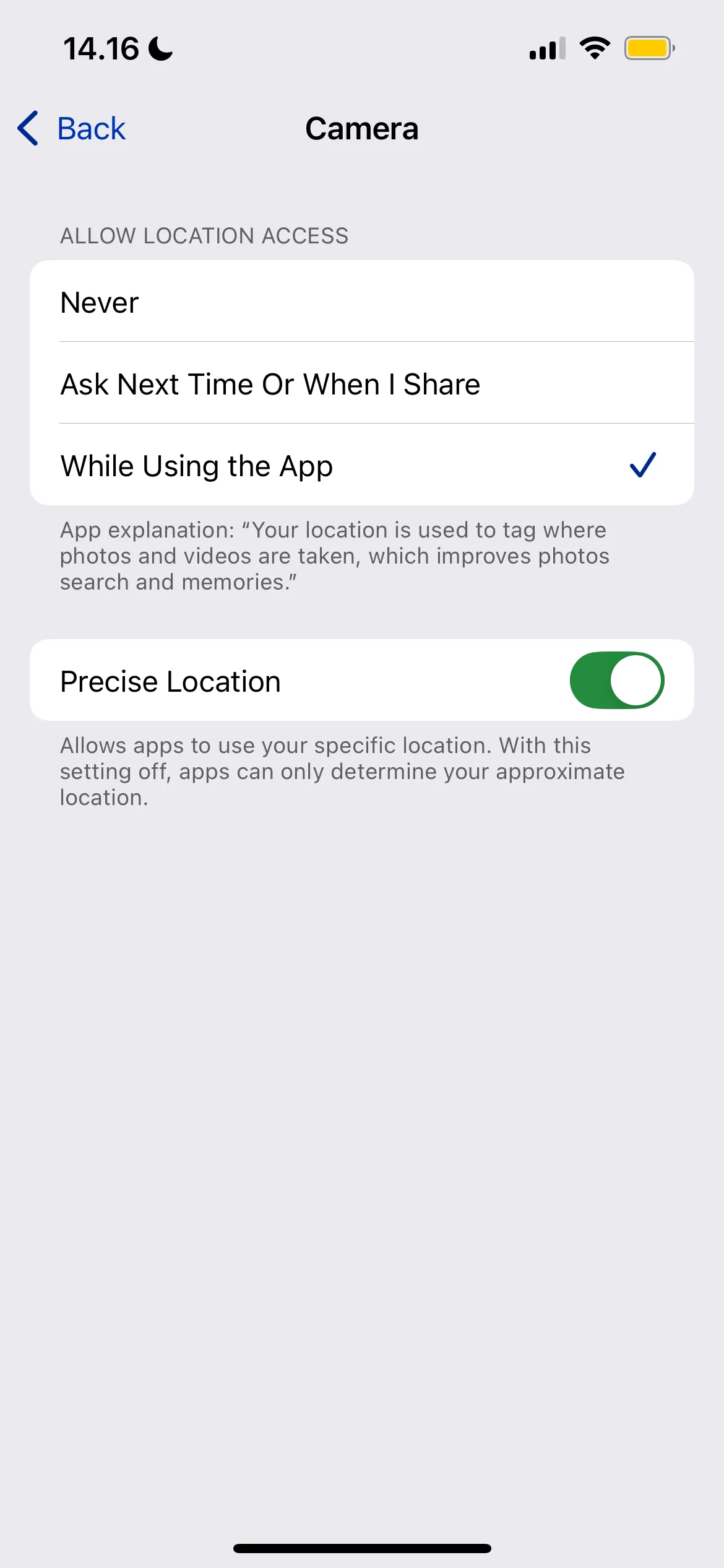 Xem thông tin vị trí ảnh trên ứng dụng Photos của iPhone